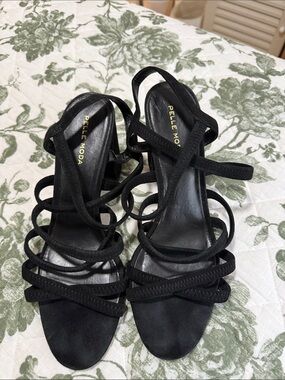 Pelle Moda Black Multi-Strap Heeled Sandals